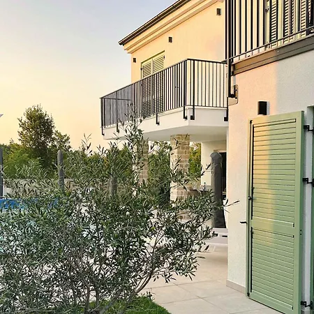 Villa Mileni - Relaxing With Private Pool *