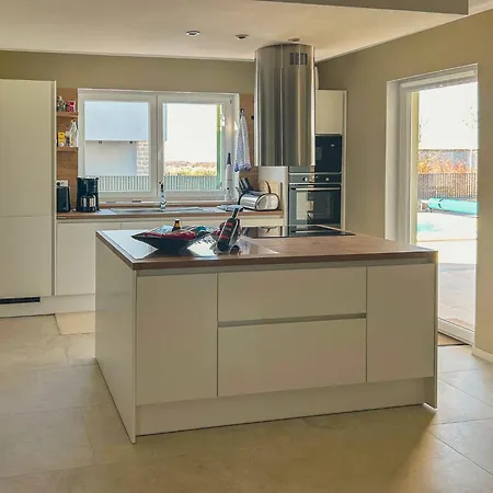 Mileni - Relaxing With Private Pool Farini