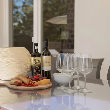 Mileni - Relaxing With Private Pool *