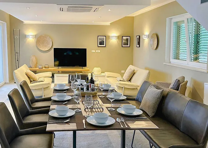 Villa Mileni - Relaxing With Private Pool Farini