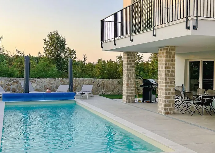 Villa Mileni - Relaxing With Private Pool Farini