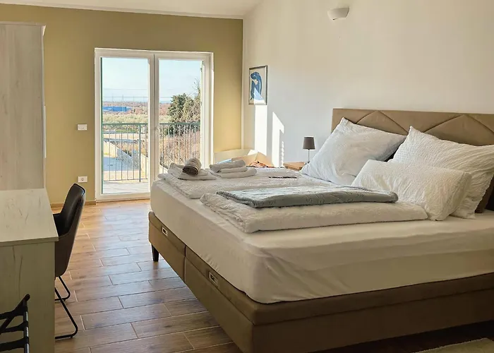 Villa Mileni - Relaxing With Private Pool