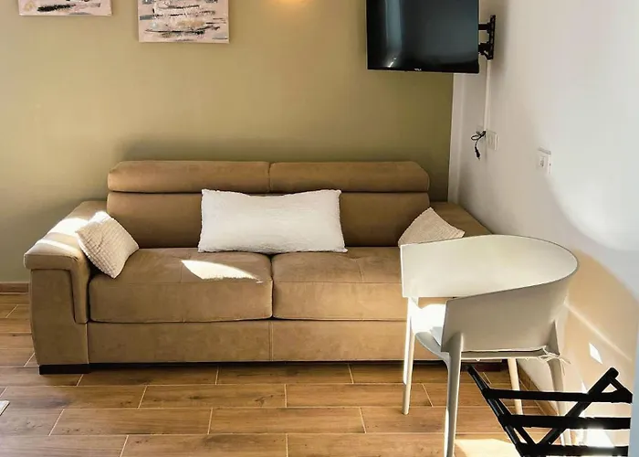 Mileni - Relaxing With Private Pool Farini