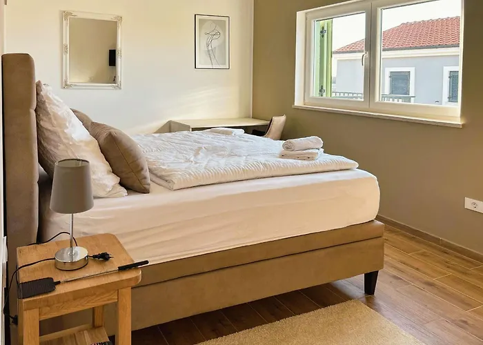 Mileni - Relaxing With Private Pool Farini