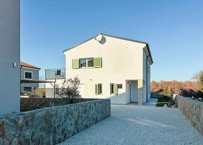 Mileni - Relaxing With Private Pool Farini