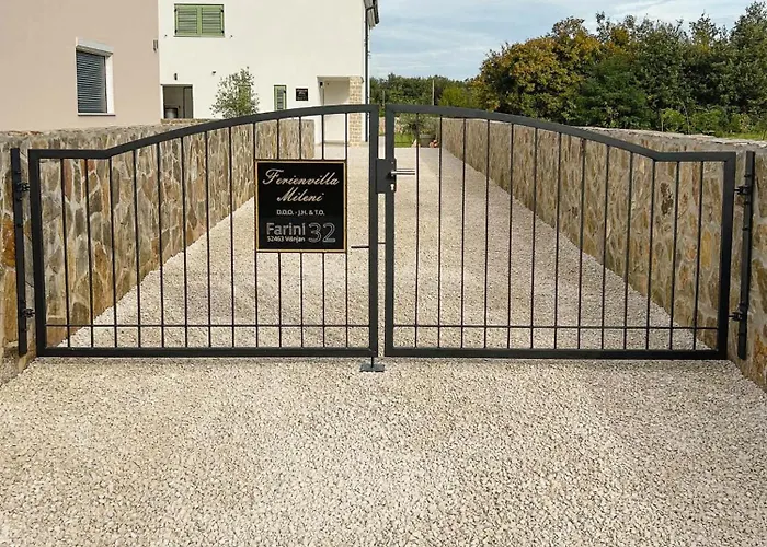 Villa Mileni - Relaxing With Private Pool Farini