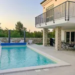 Vila Mileni - Relaxing With Private Pool Farini