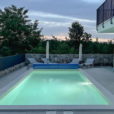 Mileni - Relaxing With Private Pool Villa