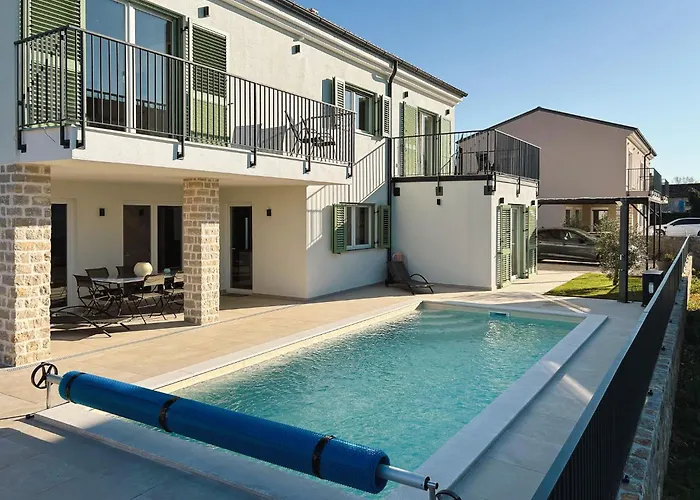 Mileni - Relaxing With Private Pool Farini