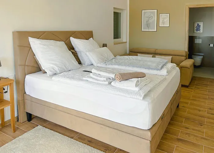 Villa Mileni - Relaxing With Private Pool